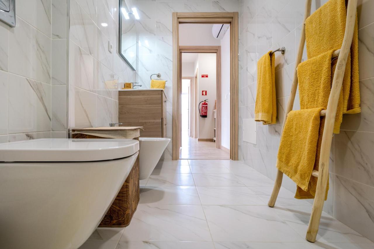 Sunny Brand New 2-Bedroom Apt - 500M From Praia Da Rocha With Ac And Pool! 波尔蒂芒 外观 照片
