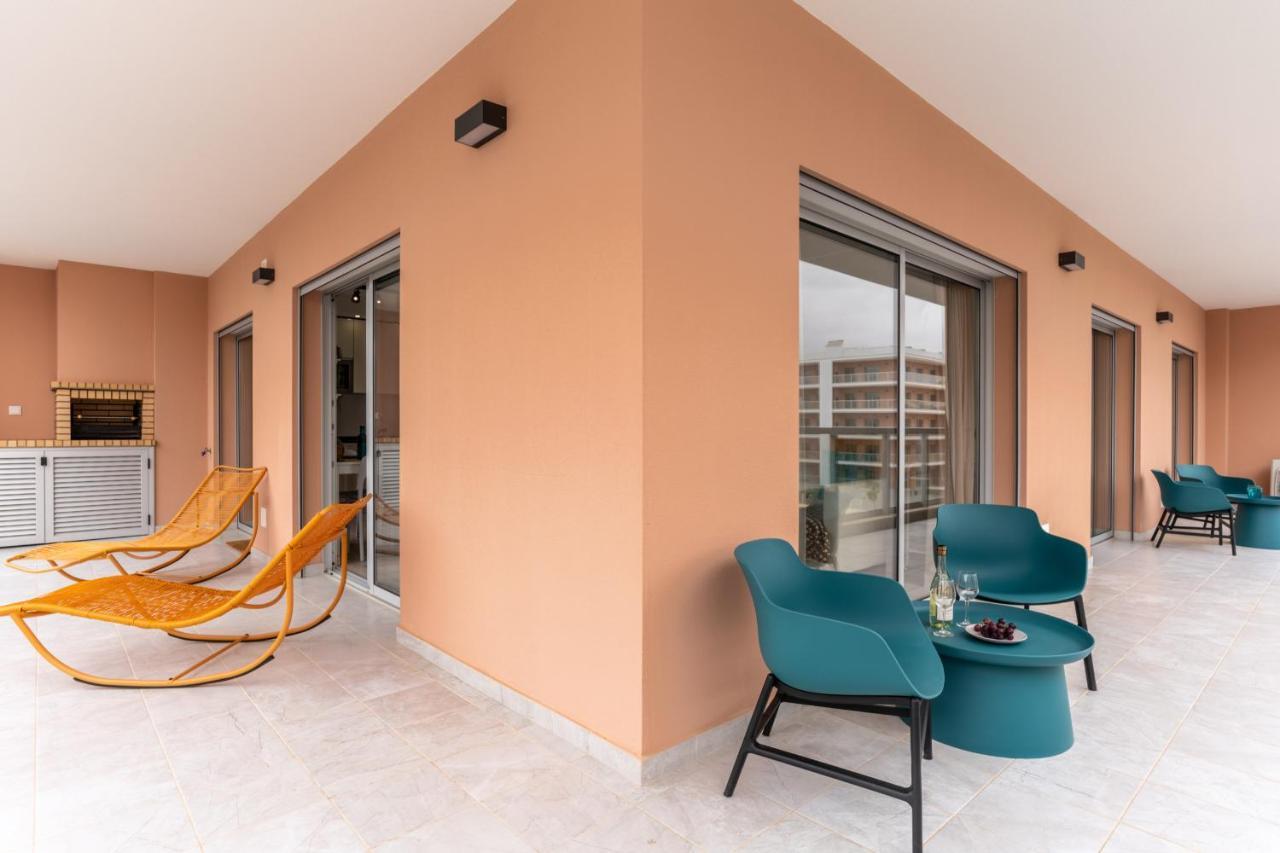 Sunny Brand New 2-Bedroom Apt - 500M From Praia Da Rocha With Ac And Pool! 波尔蒂芒 外观 照片