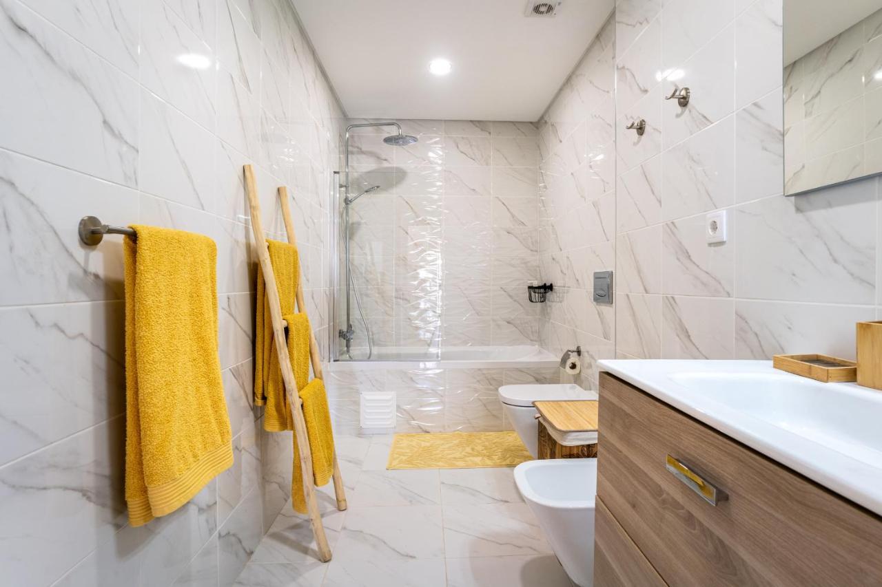 Sunny Brand New 2-Bedroom Apt - 500M From Praia Da Rocha With Ac And Pool! 波尔蒂芒 外观 照片