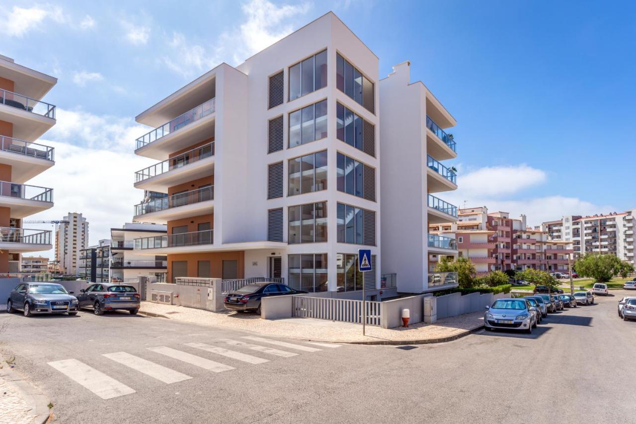 Sunny Brand New 2-Bedroom Apt - 500M From Praia Da Rocha With Ac And Pool! 波尔蒂芒 外观 照片