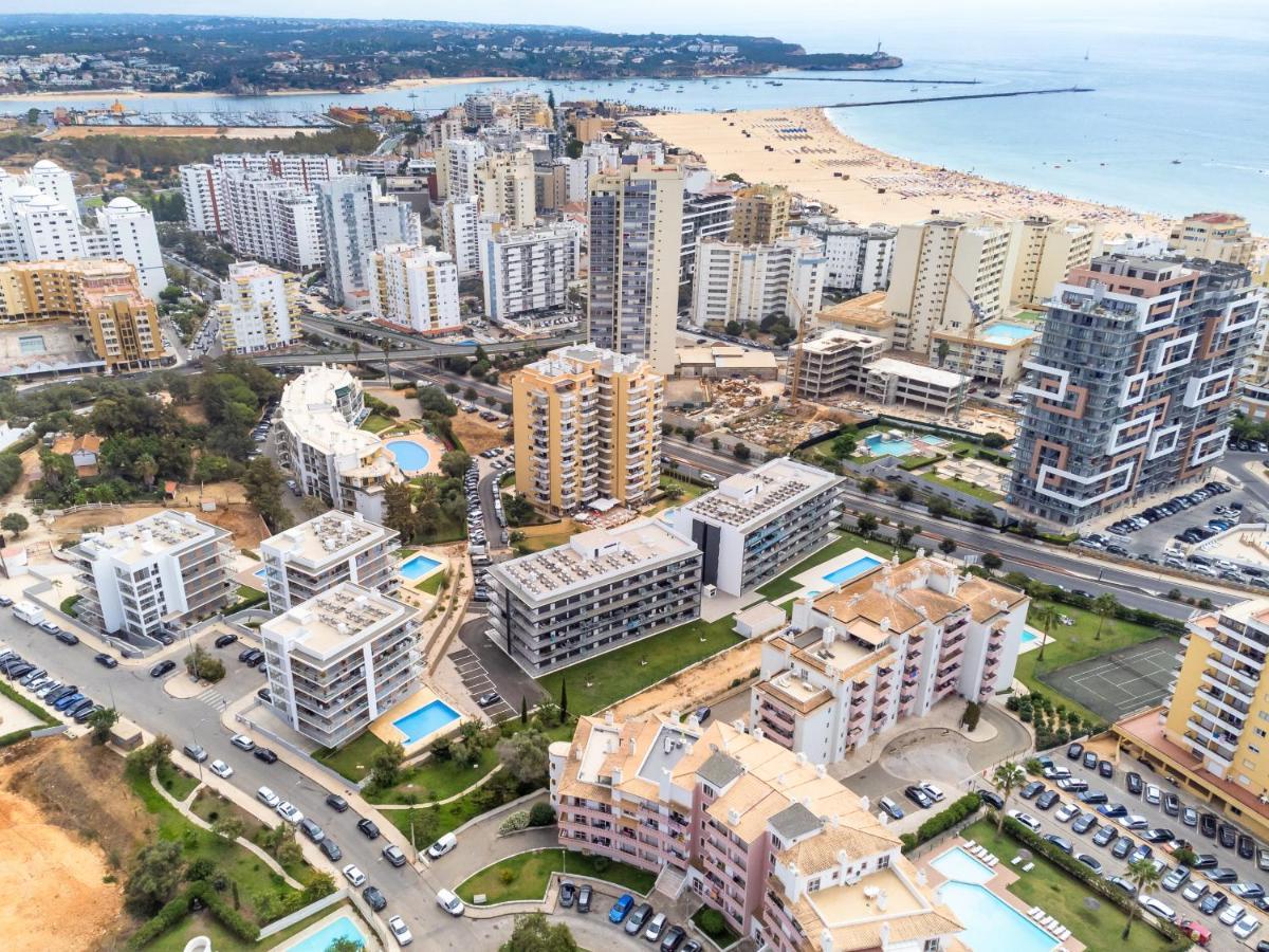 Sunny Brand New 2-Bedroom Apt - 500M From Praia Da Rocha With Ac And Pool! 波尔蒂芒 外观 照片