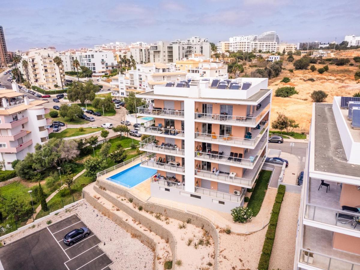 Sunny Brand New 2-Bedroom Apt - 500M From Praia Da Rocha With Ac And Pool! 波尔蒂芒 外观 照片