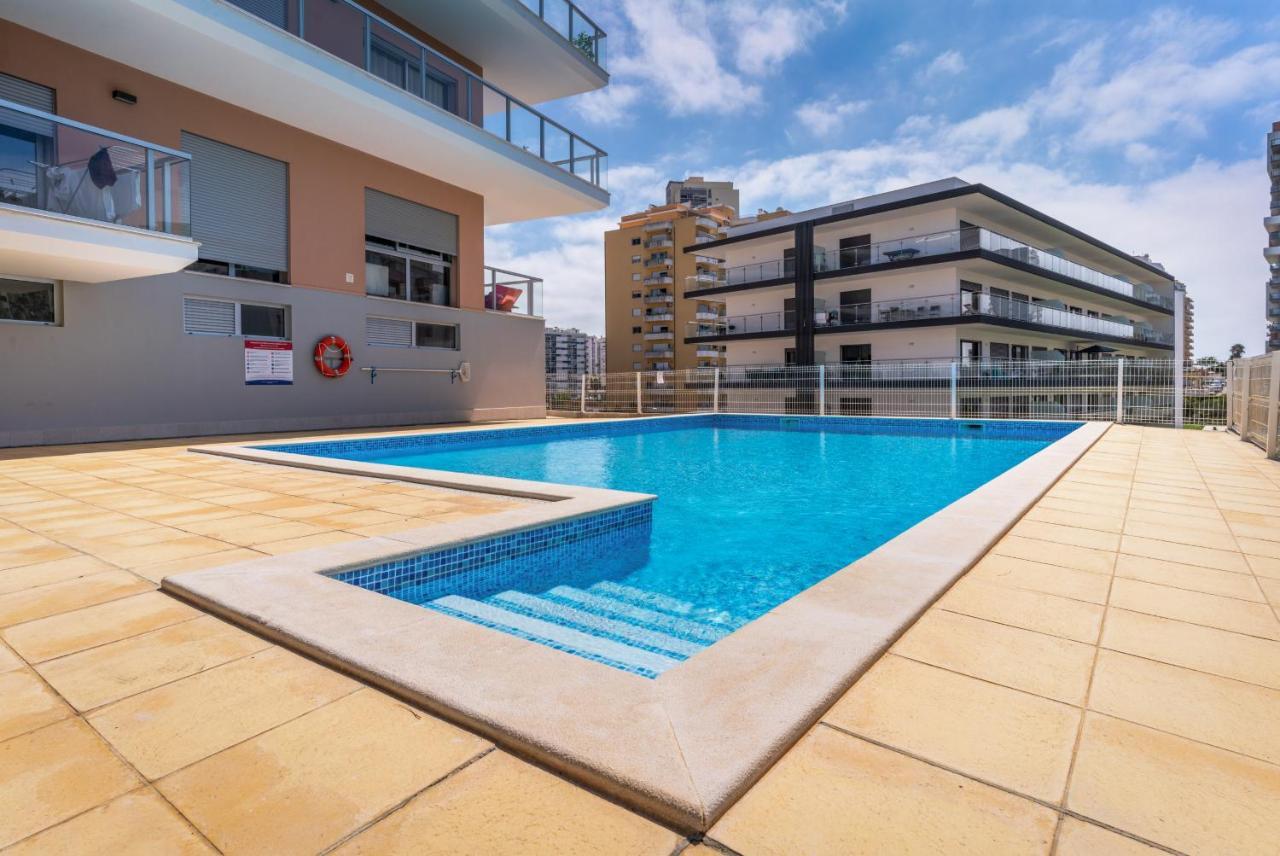 Sunny Brand New 2-Bedroom Apt - 500M From Praia Da Rocha With Ac And Pool! 波尔蒂芒 外观 照片